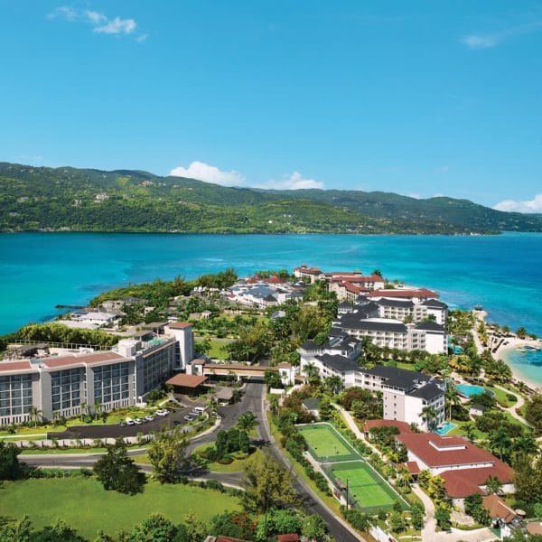 Breathless Montego Bay | Jamaica Honeymoon Packages & More | Honeymoons Inc