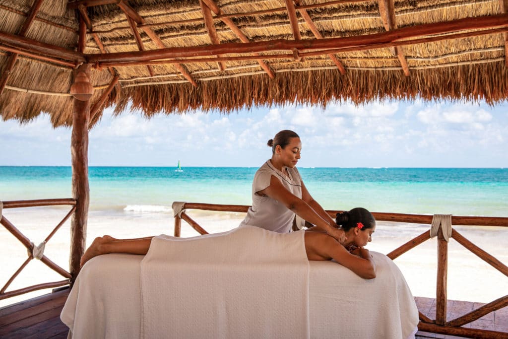 massage on beach cancun