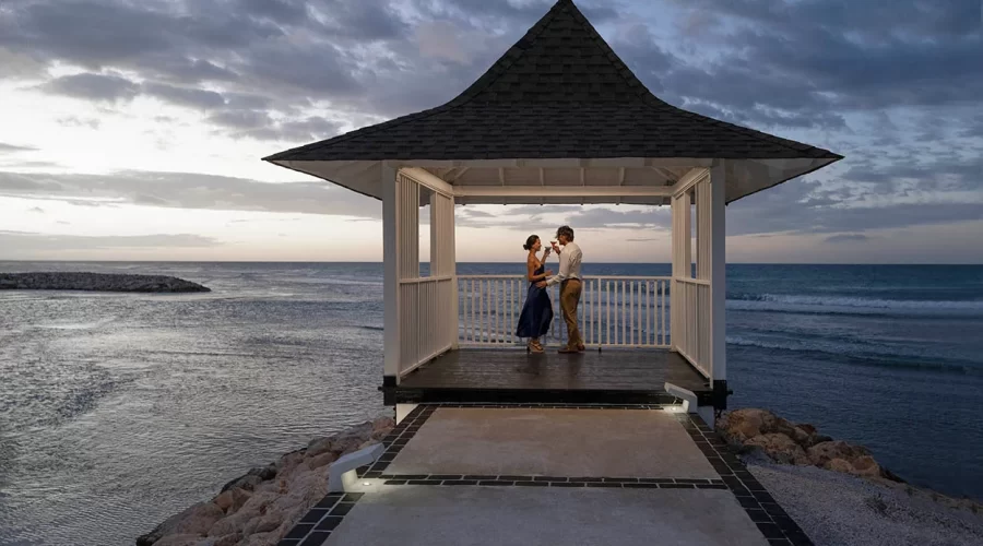 Ocean Eden Bay | Honeymoons Inc